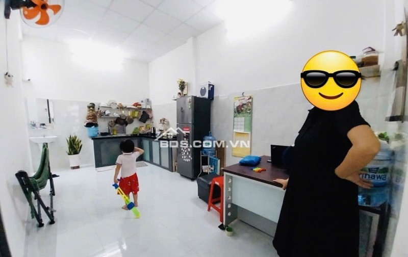 Giảm sốc 500tr !!! Chỉ còn 6tỷ2, Nhà C4 SHR, diện tích khủng 117m2,  1/ Nguyễn Văn Quá cách mặt tiền 50m, HXH tránh nhau, Ô tô Ngủ Sân